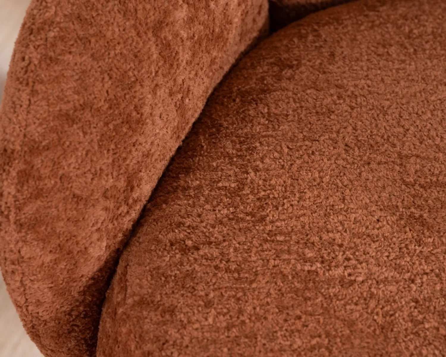 Meuble House Fauteuil d'appoint esprit rétro avec accoudoirs en tissu cuivré duveteux "Luno" Clearance