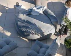 Meuble House Fauteuil de détente en tissu gris clair grand confort avec pouf