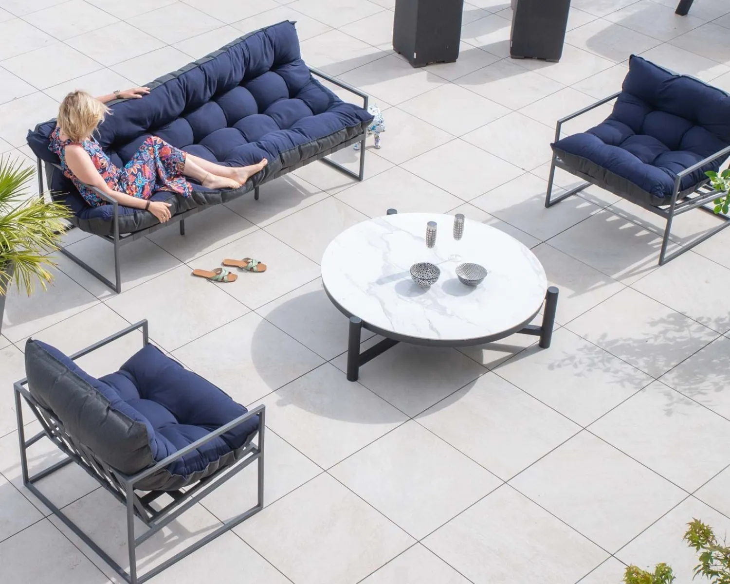 Meuble House Fauteuil de jardin chic et confortable bleu foncé et aluminium gris "Maluku Island" Discount