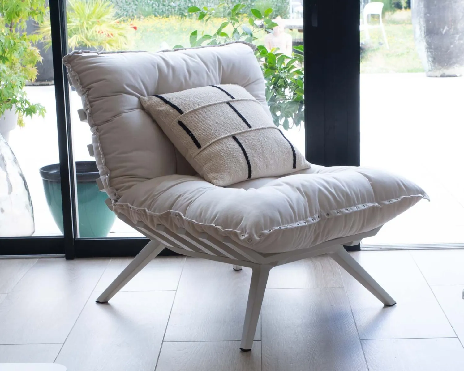 Meuble House Fauteuil d'extérieur blanc avec repose-pieds modulaire structure aluminium blanche "Lisca" Hot