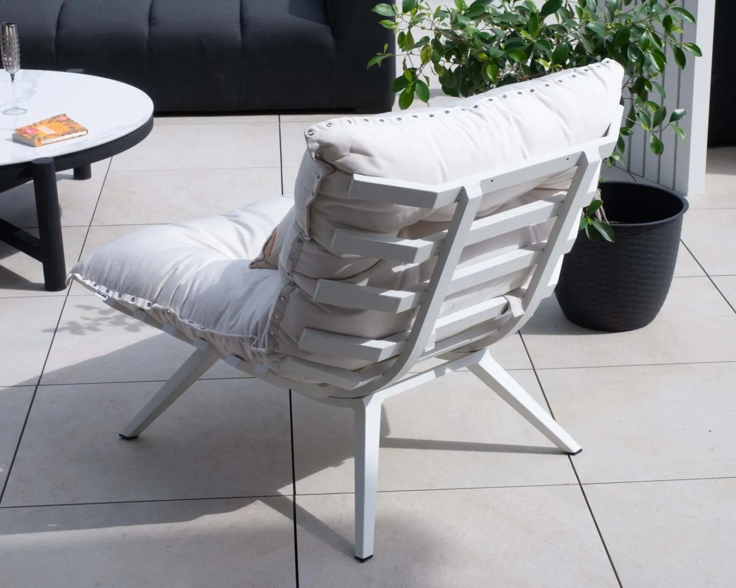 Meuble House Fauteuil d'extérieur blanc avec repose-pieds modulaire structure aluminium blanche "Lisca" Hot