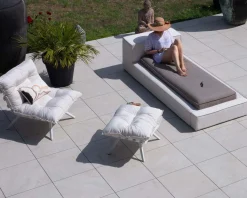 Meuble House Fauteuil d'extérieur blanc avec repose-pieds modulaire structure aluminium blanche