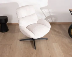 Meuble House Fauteuil enveloppant en tissu blanc et pied pivotant en métal "Bissett" Discount
