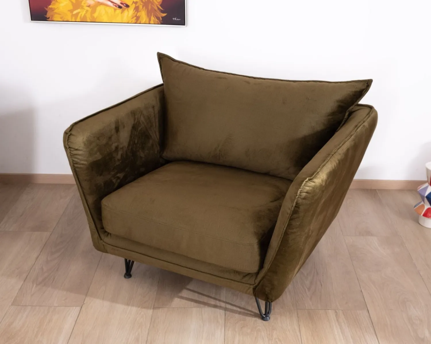 Meuble House Fauteuil kaki tissu ultra doux design vintage "Hasting" Best