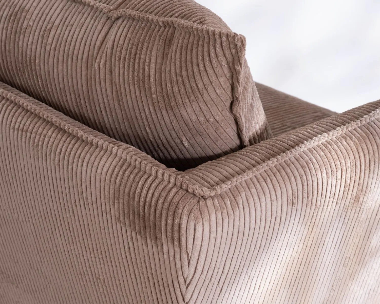 Meuble House Fauteuil ultra confort esprit scandinave en velours côtelé camel "Hasting" Online