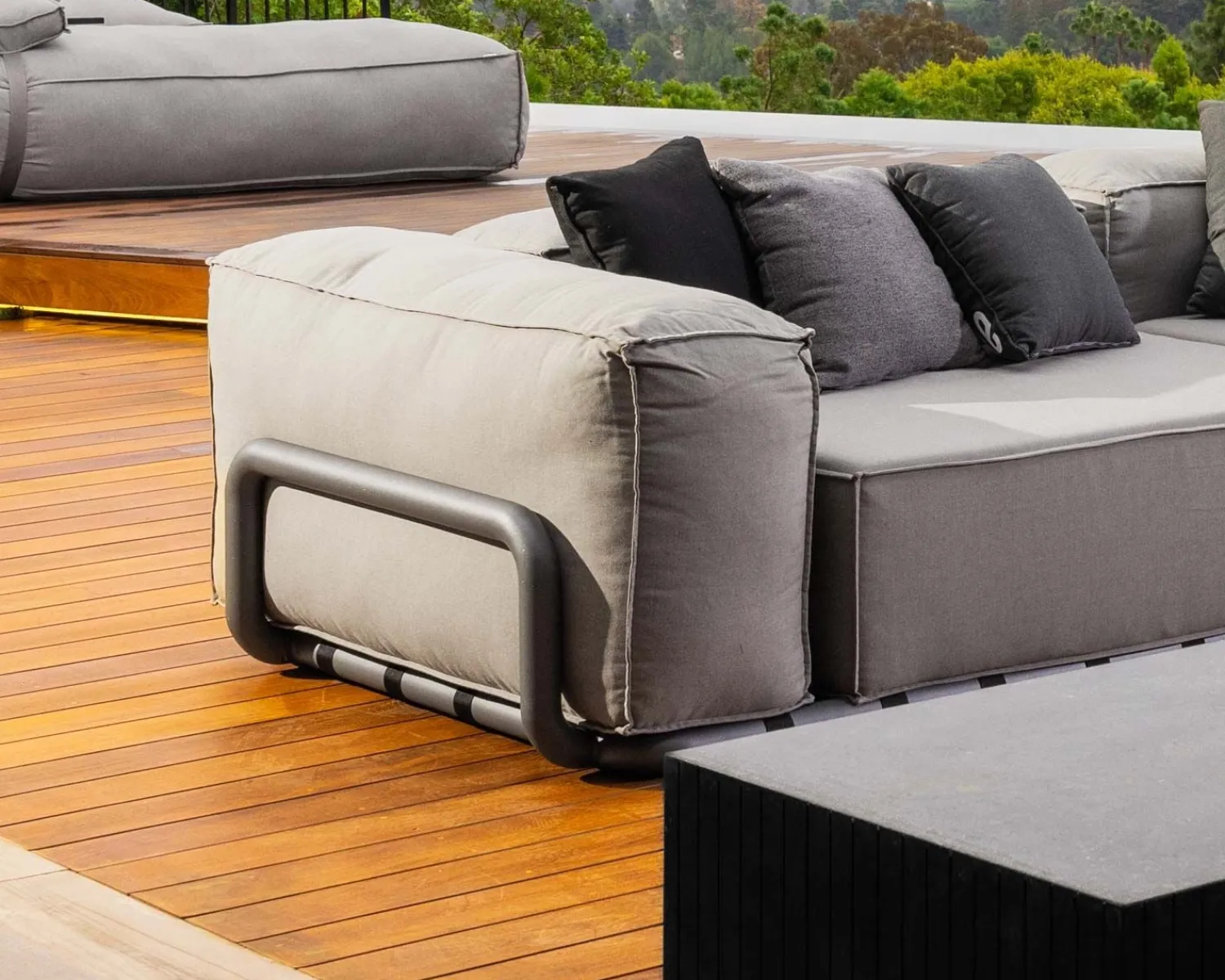 Meuble House Grand canapé de terrasse droit modulaire esprit décontracté tissu gris "Escale" Hot