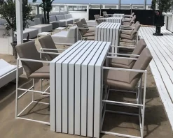 Meuble House Grande table de bar épurée en aluminium blanc 200cm 