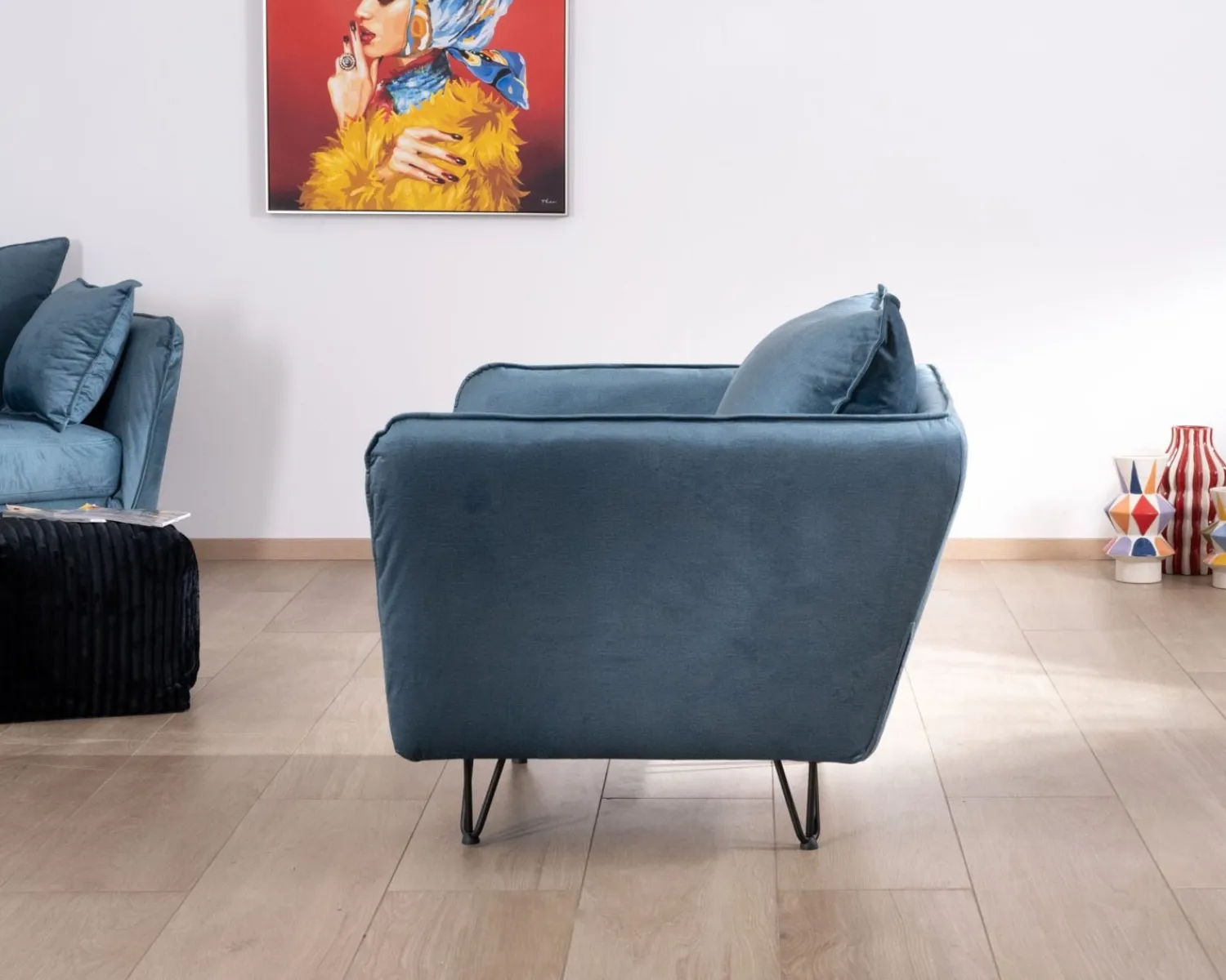 Meuble House Grand fauteuil cosy en tissu bleu et pieds en métal noir "Hasting" Online