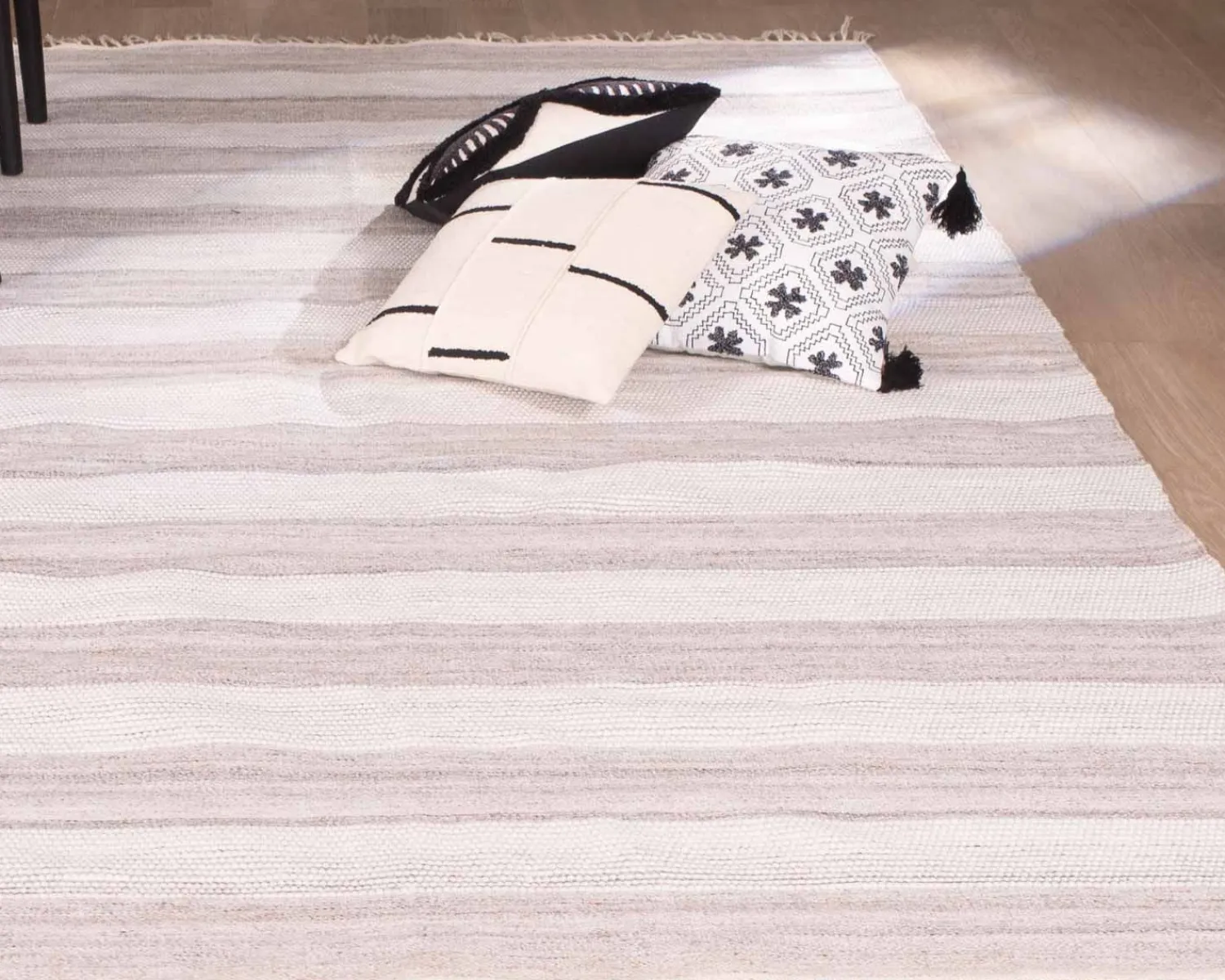 Meuble House Grand tapis avec franges rayé coloris clairs "Kavon" format 300x200cm Online