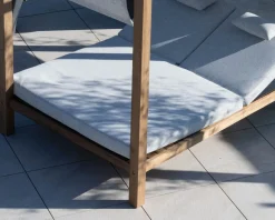 Meuble House Lit de jardin en teck et tissu spécial extérieur gris clair 