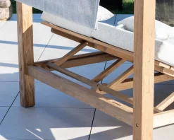Meuble House Lit de jardin en teck et tissu spécial extérieur gris clair 