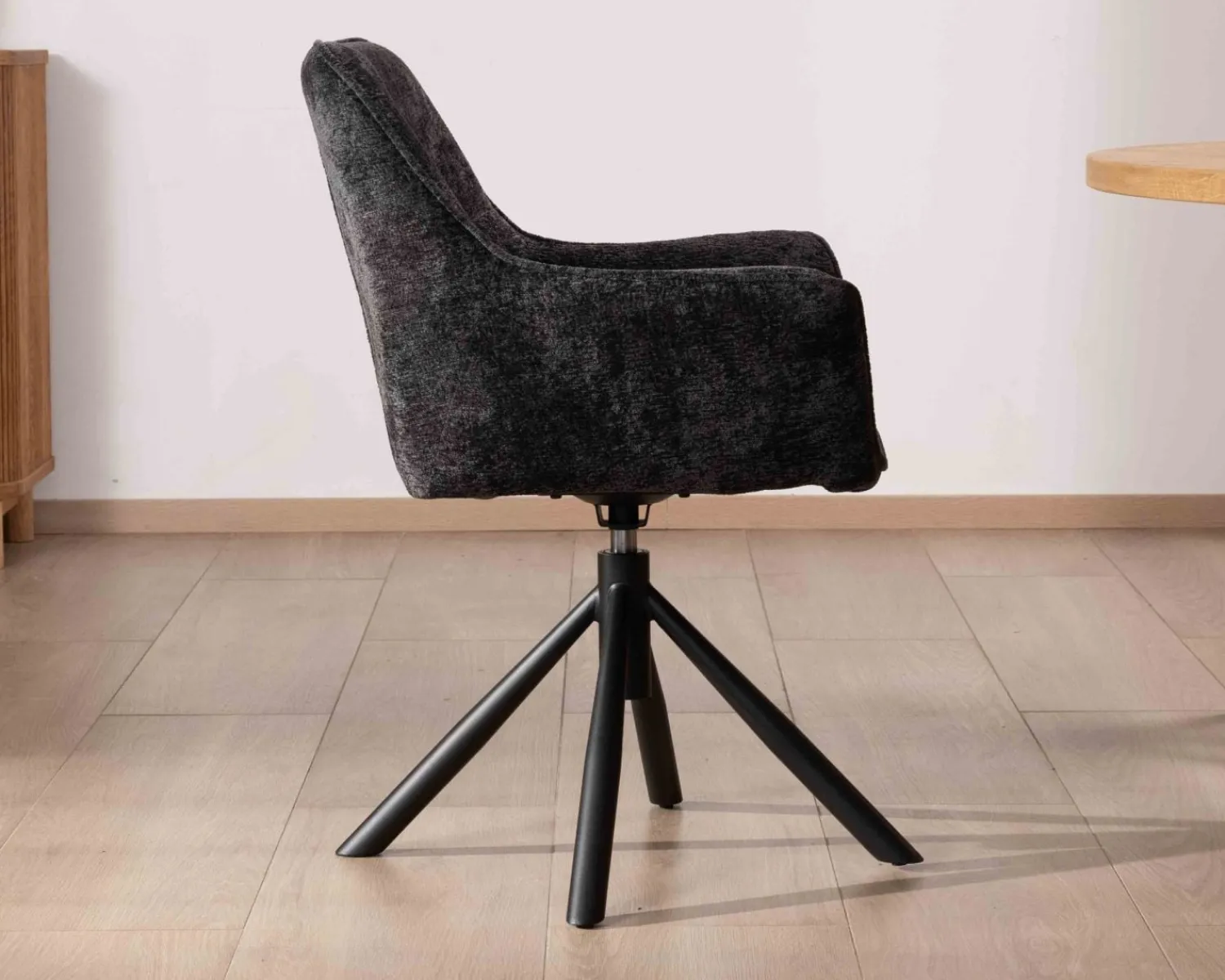 Meuble House Lot de 2 chaises avec accoudoirs en tissu noir et pied métal pivotant "Ewing" Online