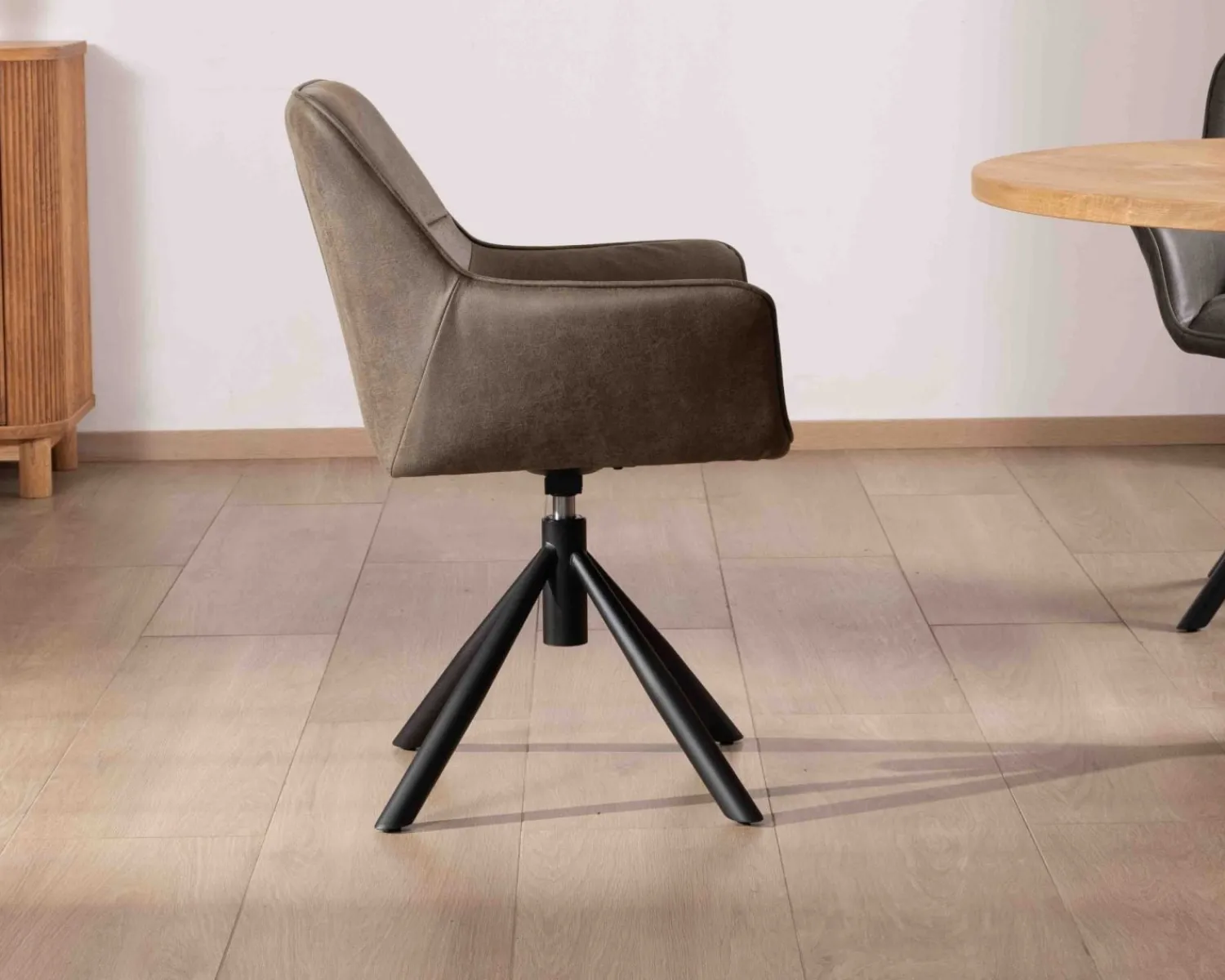Meuble House Lot de 2 chaises avec accoudoirs sur pied rotatif "Ritchey" tissu microfibre kaki