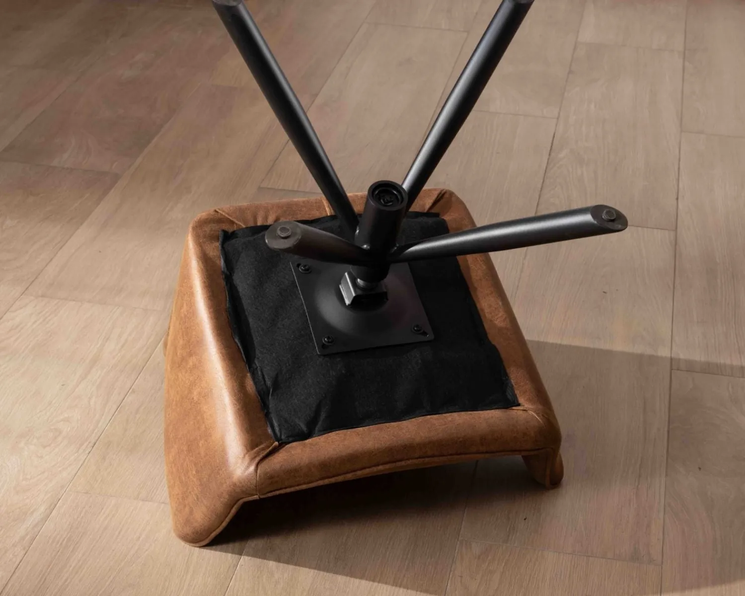Meuble House Lot de 2 chaises avec accoudoirs sur pied rotatif "Ritchey" tissu microfibre kaki