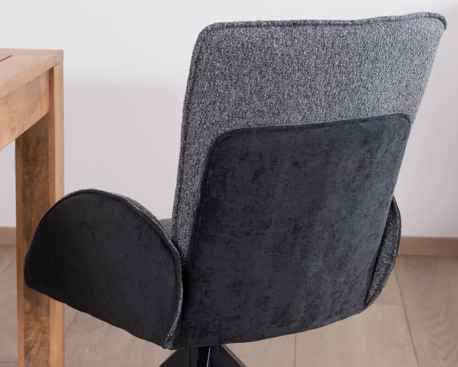 Meuble House Lot de 2 chaises avec accoudoirs en tissu bi-matière anthracite "Eddy" avec pied métal pivotant Online