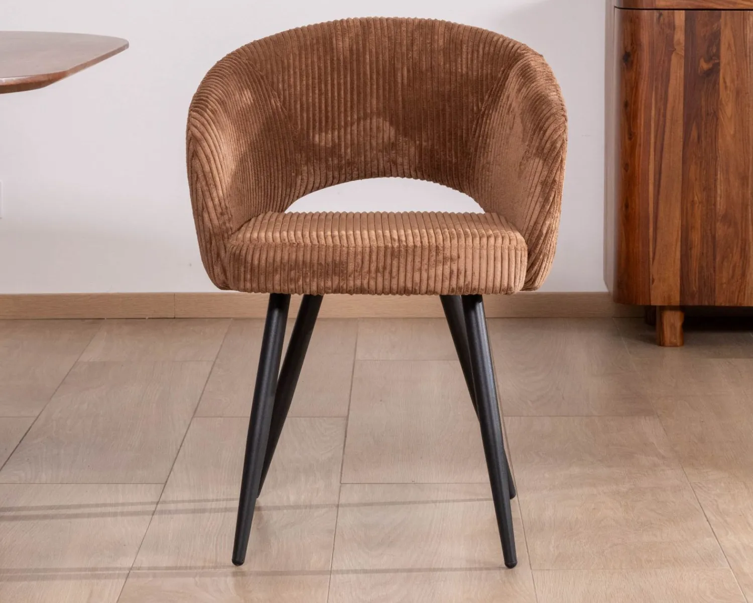 Meuble House Lot de 2 chaises contemporaines "Sonate" en velours marron et pieds en métal