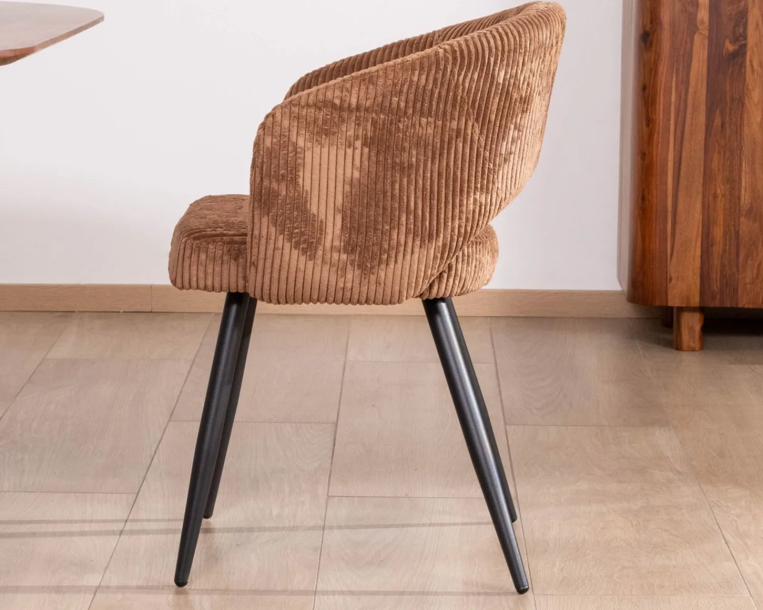 Meuble House Lot de 2 chaises contemporaines "Sonate" en velours marron et pieds en métal