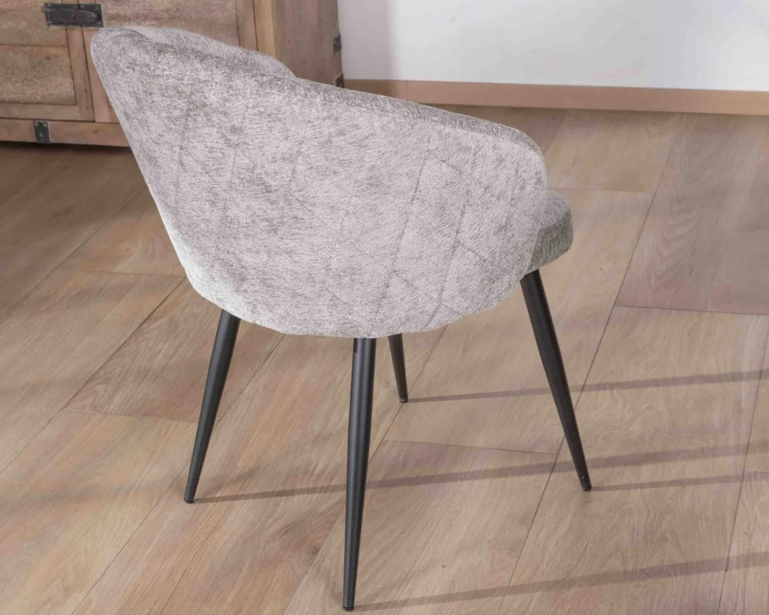 Meuble House Lot de 2 chaises de repas design en tissu gris clair et pieds métal noirs "Kandy" Clearance