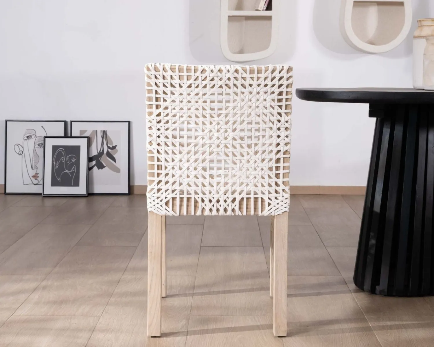 Meuble House Lot de 2 chaises de repas en teck et cuir blanc tressé "Mambow" Clearance