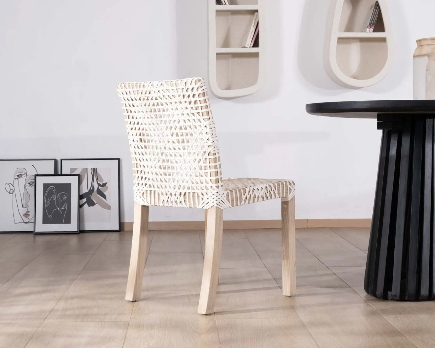 Meuble House Lot de 2 chaises de repas en teck et cuir blanc tressé "Mambow" Clearance