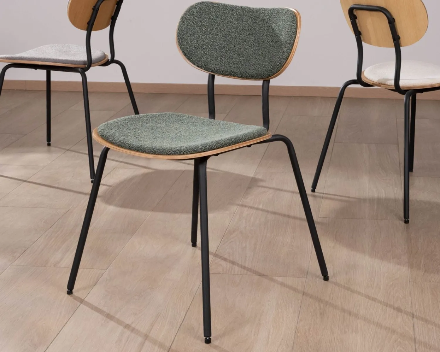 Meuble House Lot de 4 chaises de repas en tissu vert "Lino" style rétro Online