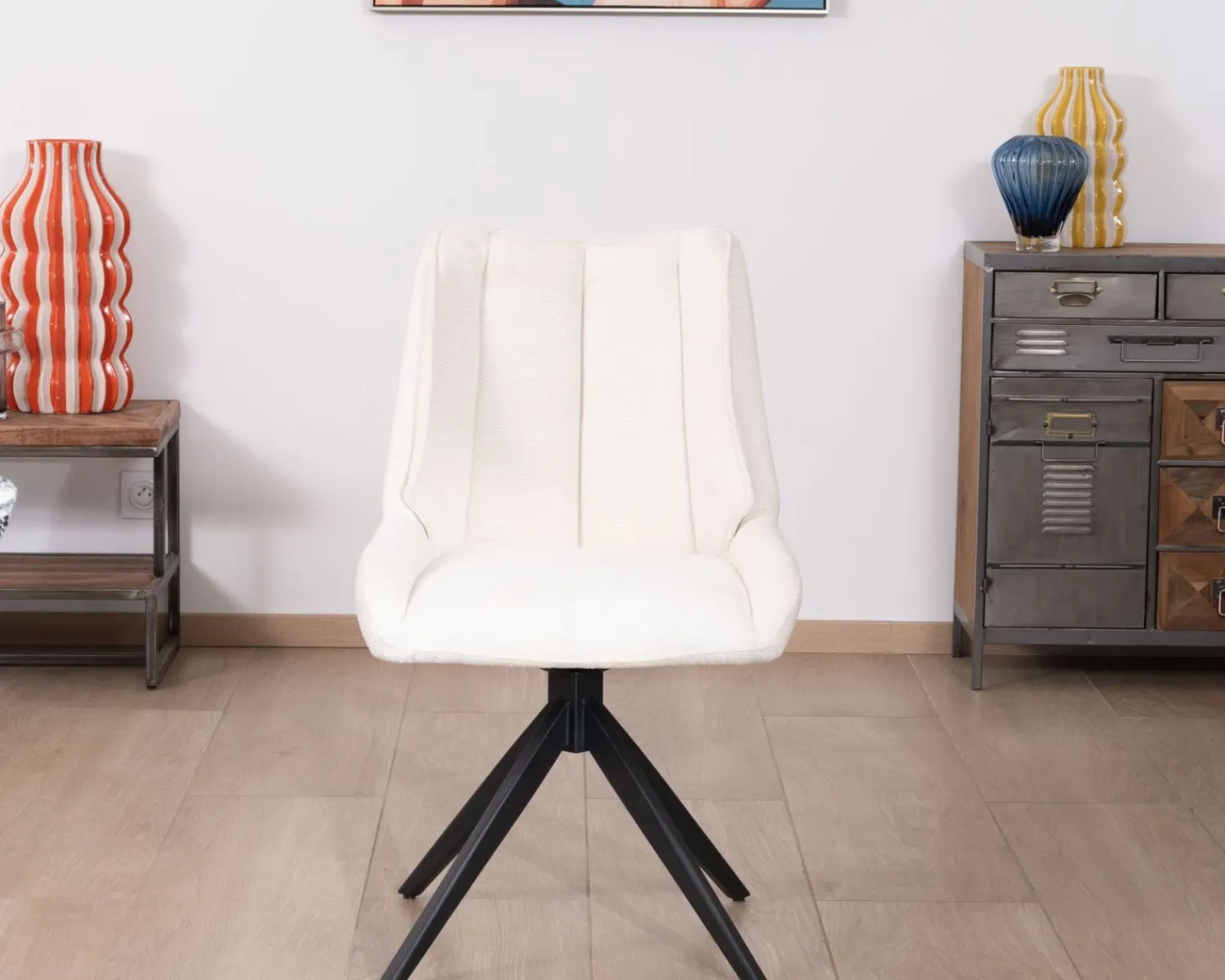 Meuble House Lot de 2 chaises de repas en tissu blanc et pied pivotant en métal "Webber" Online