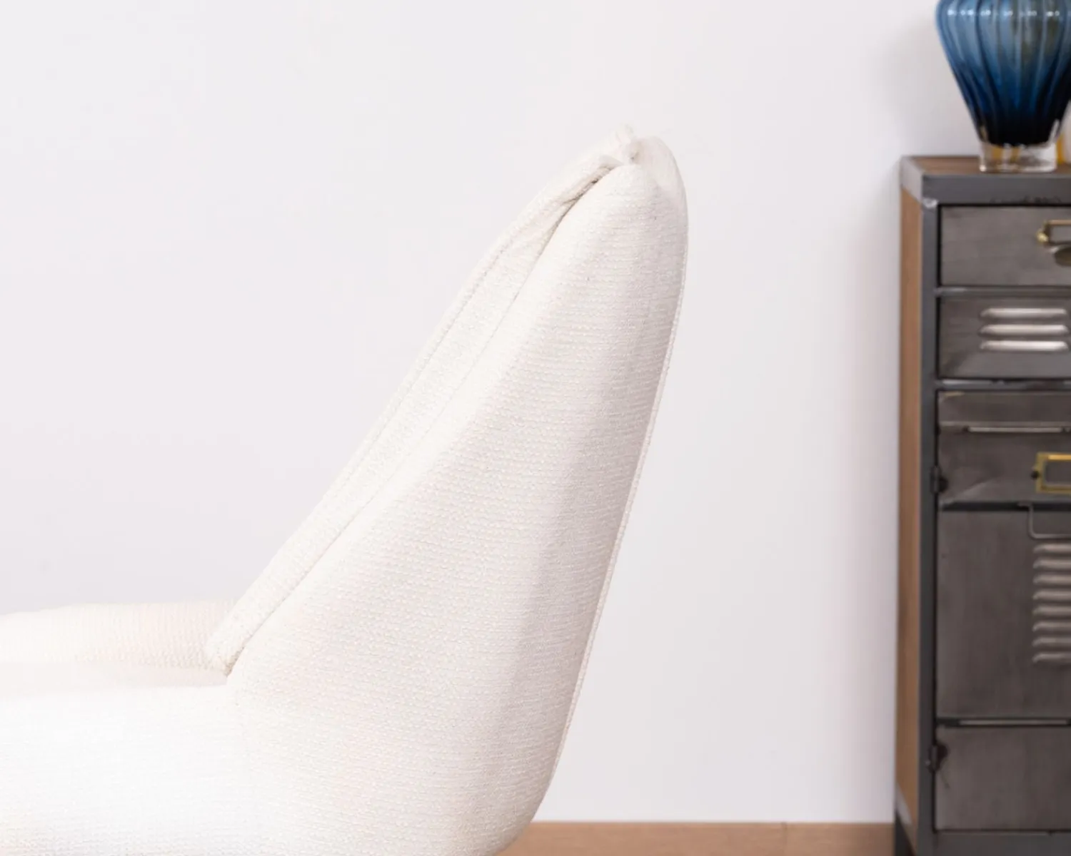 Meuble House Lot de 2 chaises de repas en tissu blanc et pied pivotant en métal "Webber" Online