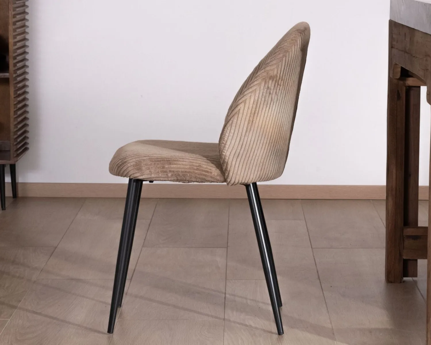 Meuble House Lot de 4 chaises de repas en velours côtelé taupe esprit vintage "Bellot" Online