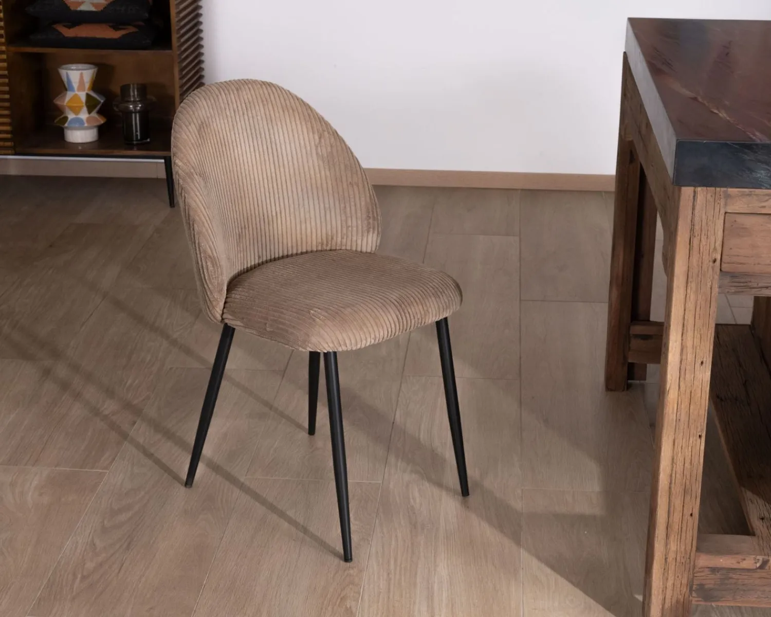 Meuble House Lot de 4 chaises de repas en velours côtelé taupe esprit vintage "Bellot" Online