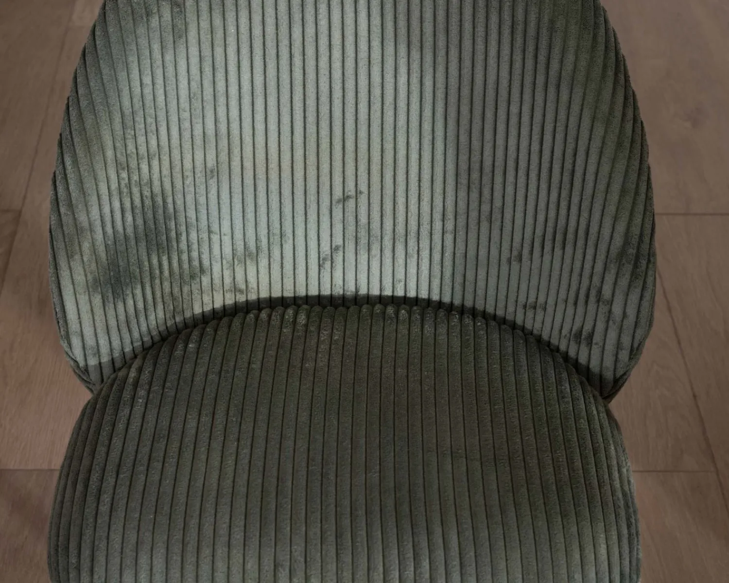Meuble House Lot de 4 chaises de repas en velours vert sauge foncé "Bellot" esprit vintage Online
