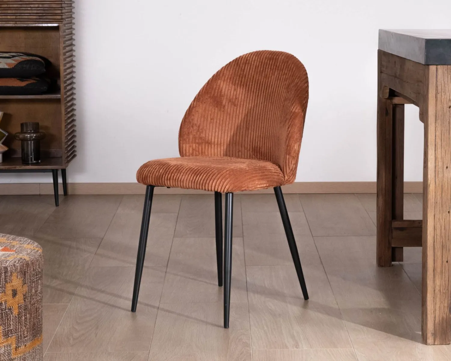 Meuble House Lot de 4 chaises de repas en velours côtelé rouille "Bellot" style rétro Outlet