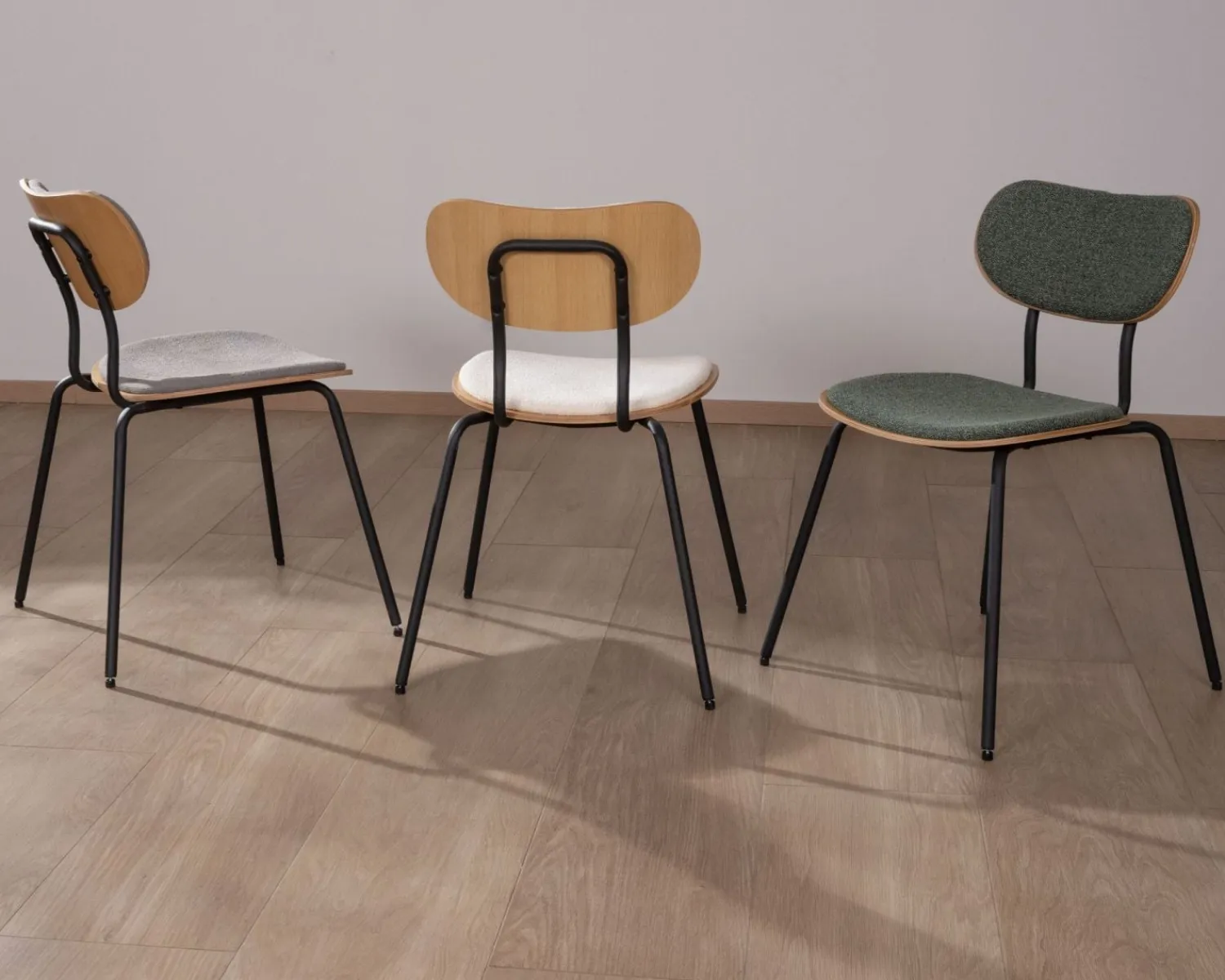 Meuble House Lot de 4 chaises de repas "Lino" style rétro en tissu écru Hot