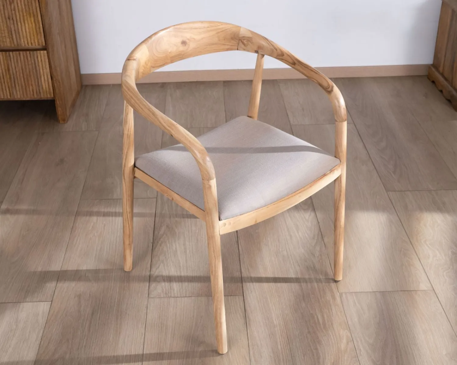 Meuble House Lot de 2 chaises de repas épurées en acacia avec assise tissu beige "Vogue" Outlet