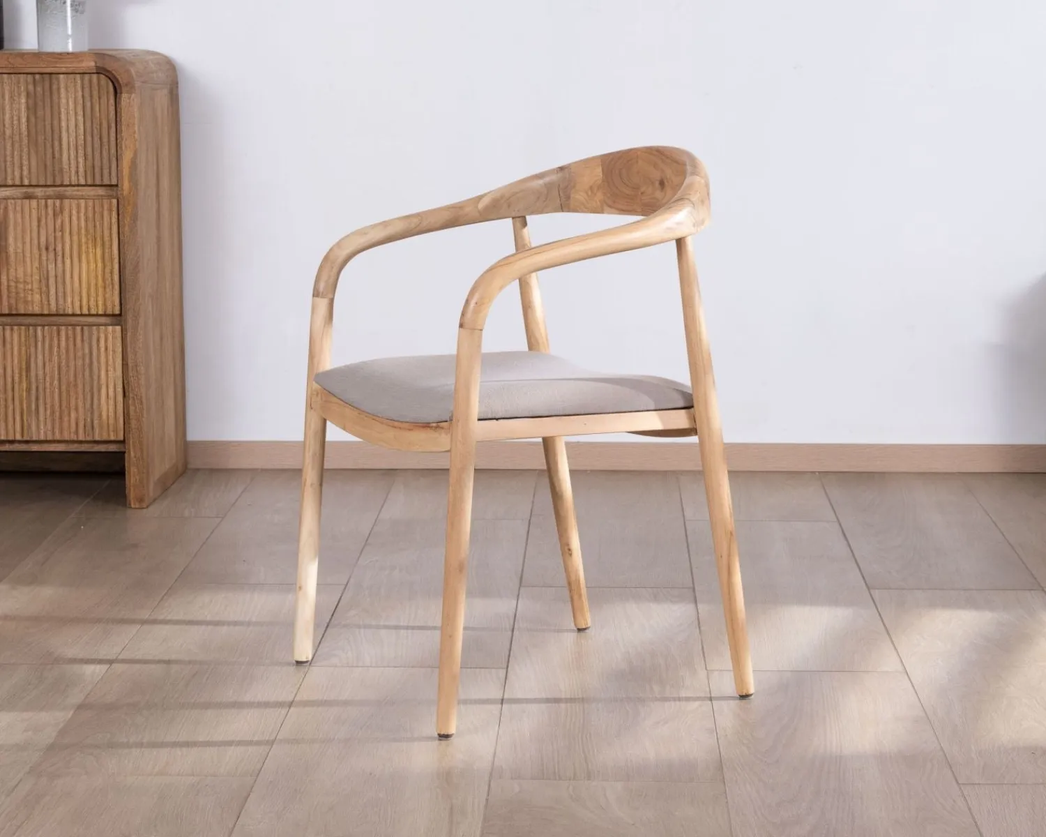 Meuble House Lot de 2 chaises de repas épurées en acacia avec assise tissu beige "Vogue" Outlet