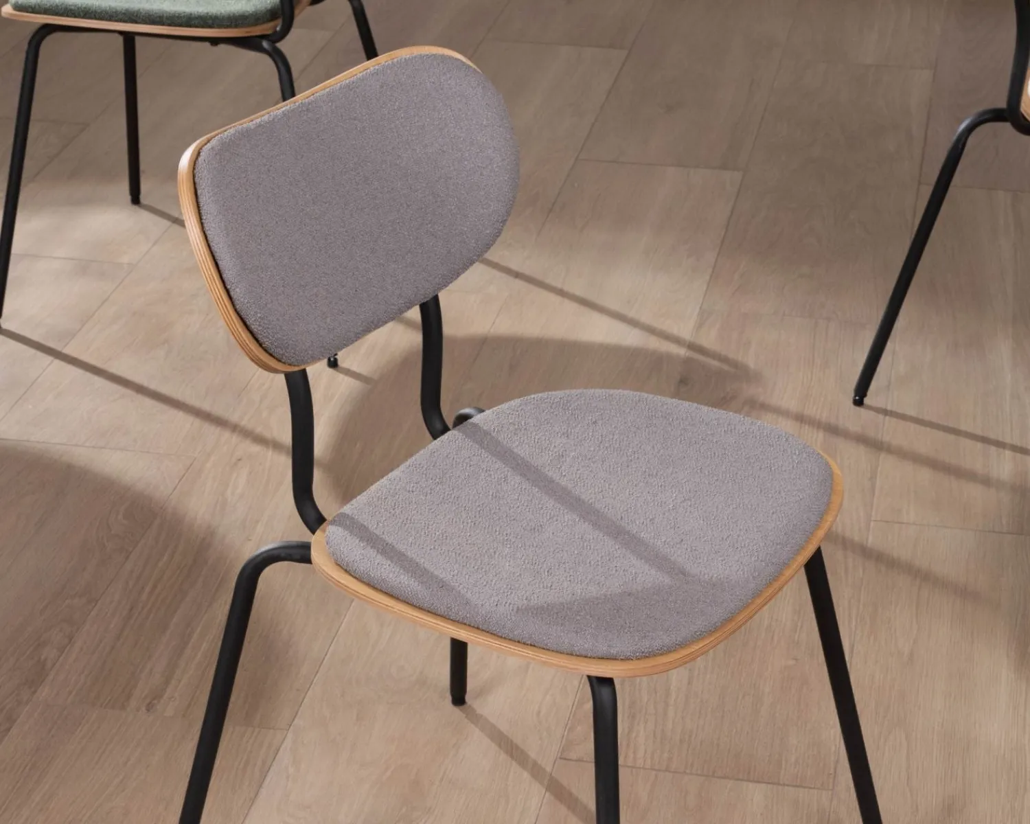 Meuble House Lot de 4 chaises de repas rétro assise bois et tissu gris "Lino" Sale