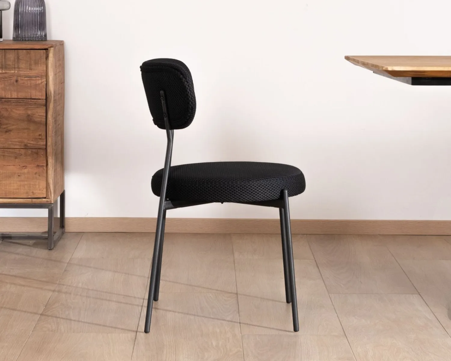 Meuble House Lot de 2 chaises de repas style rétro en tissu noir et pieds métal "Lato" Clearance