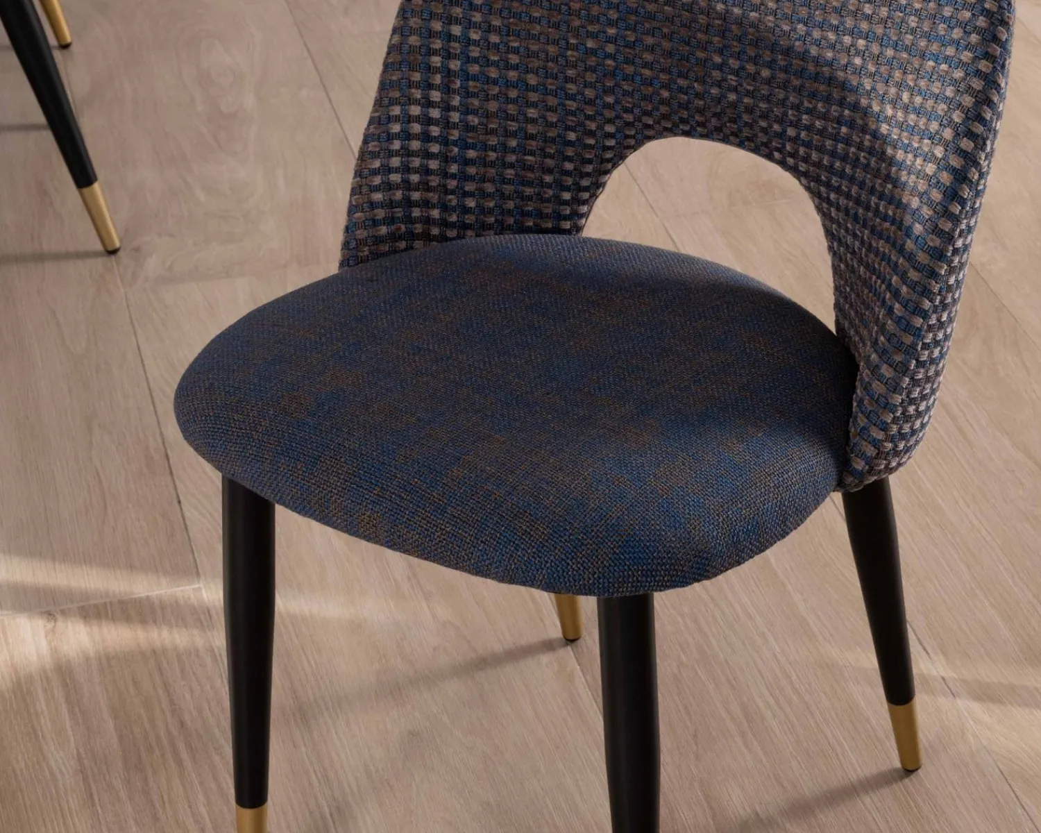 Meuble House Lot de 2 chaises en tissu bleu foncé et pieds métal laqué noir "Vermont" Discount