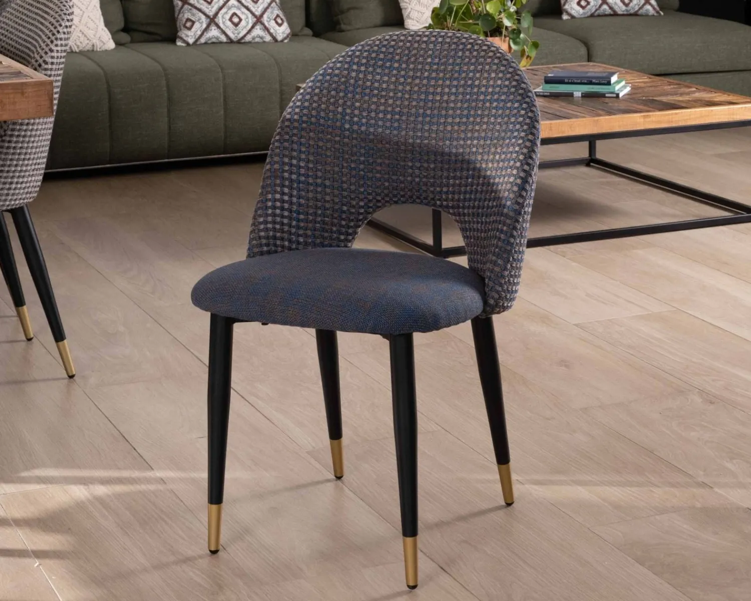 Meuble House Lot de 2 chaises en tissu bleu foncé et pieds métal laqué noir "Vermont" Discount