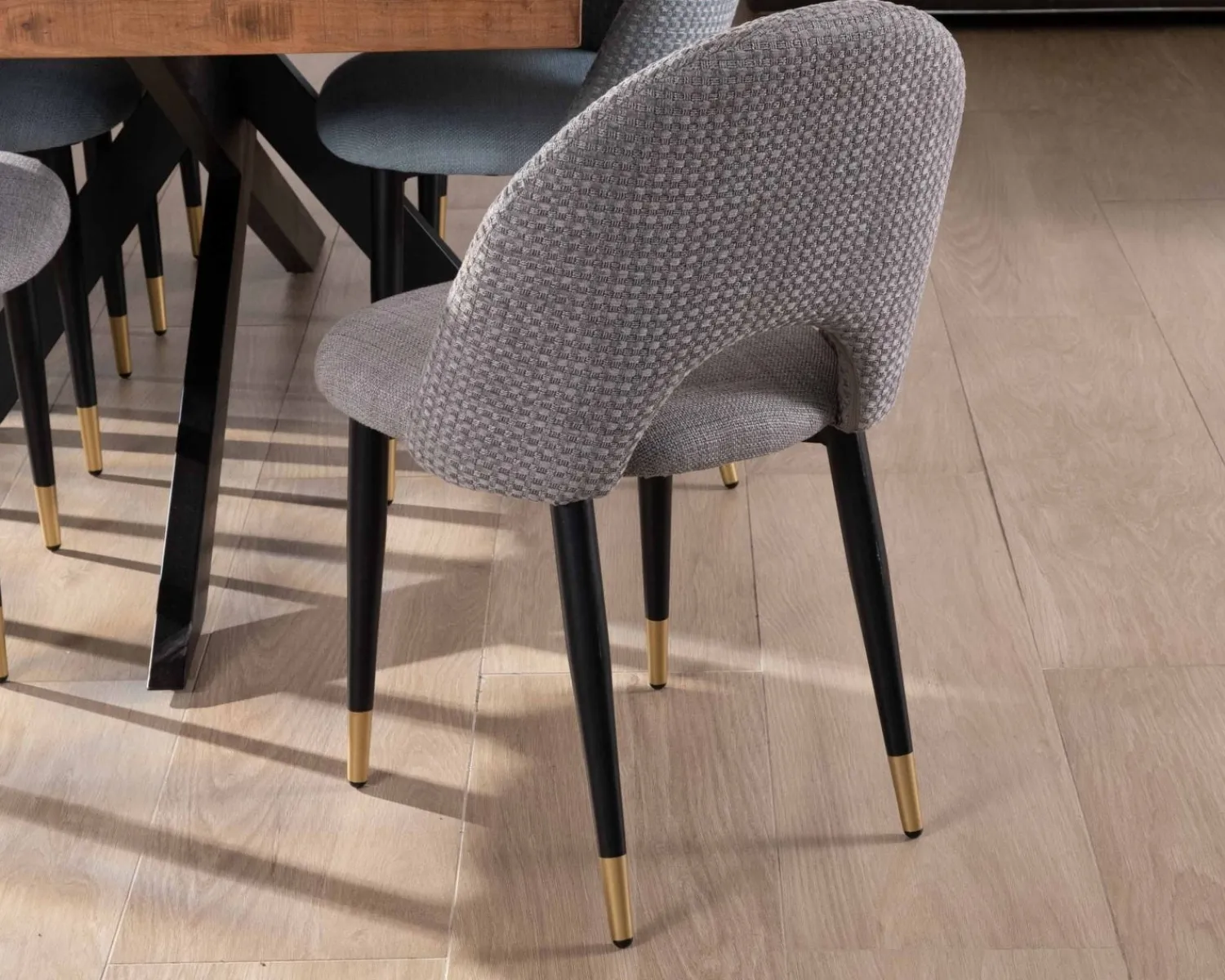 Meuble House Lot de 2 chaises en tissu gris et pieds métal laqué noir "Vermont" Discount