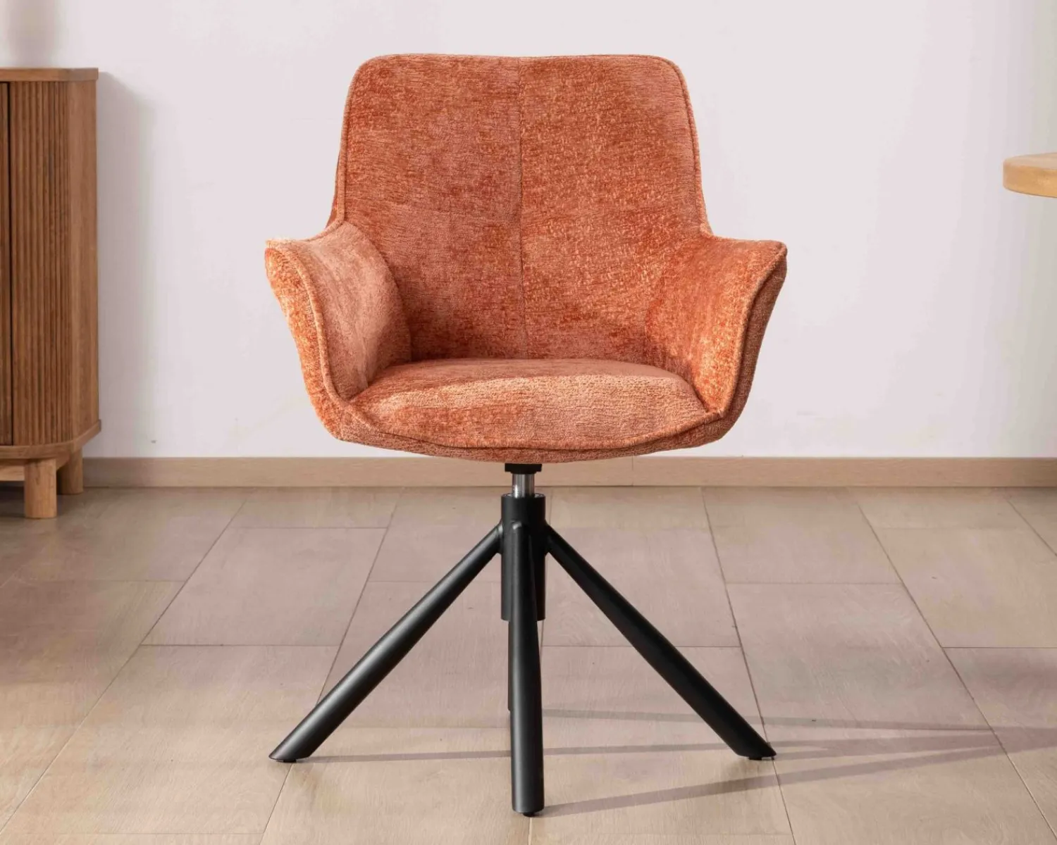 Meuble House Lot de 2 chaises en tissu terracotta "Ewing" avec accoudoirs sur pied métal rotatif