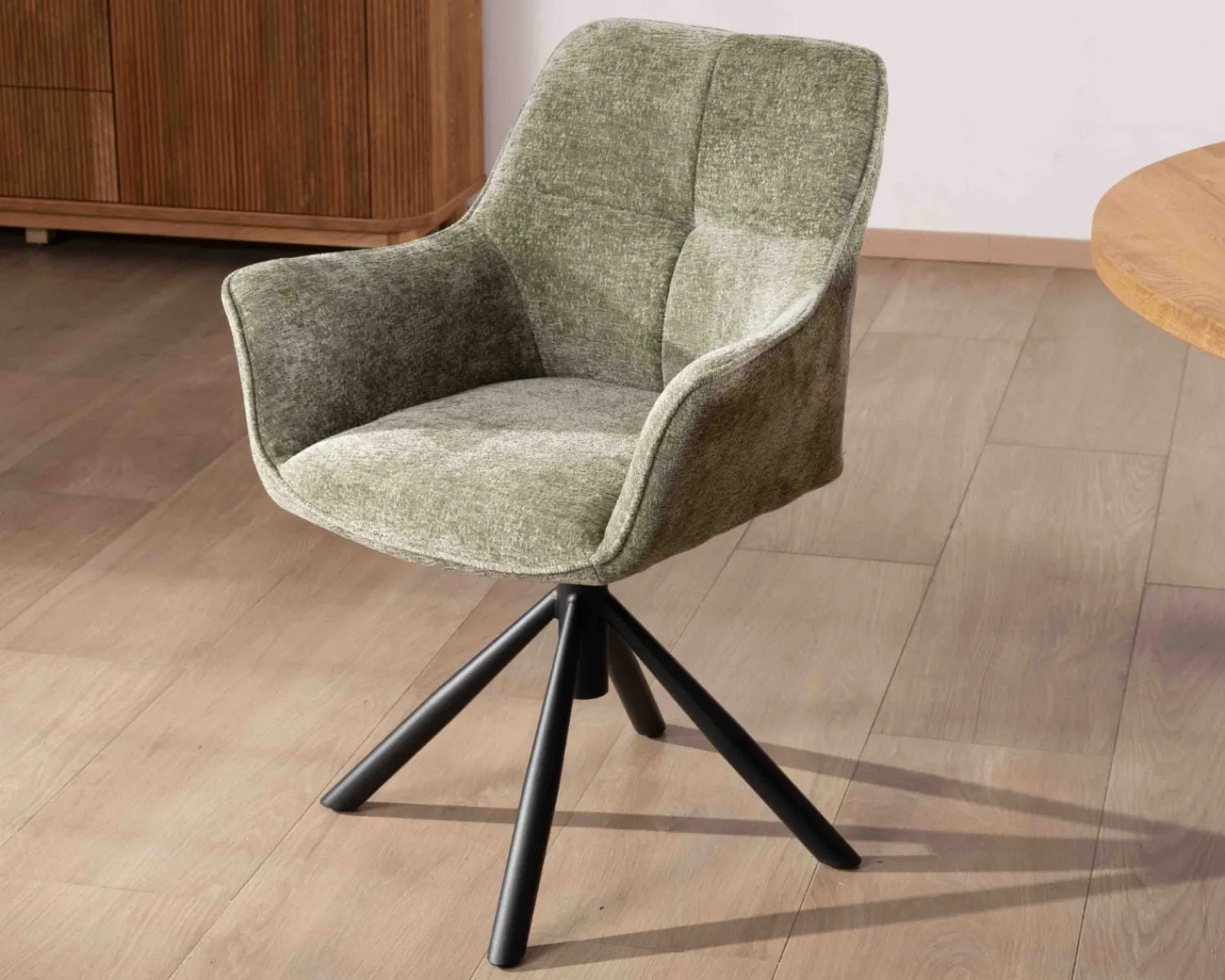 Meuble House Lot de 2 chaises en tissu vert "Ewing" avec accoudoirs et pied métal rotatif New