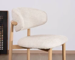 Meuble House Lot de 2 chaises mi-hauteur style scandinave en tissu blanc cassé "Arpège" pieds métal aspect bois clair Hot