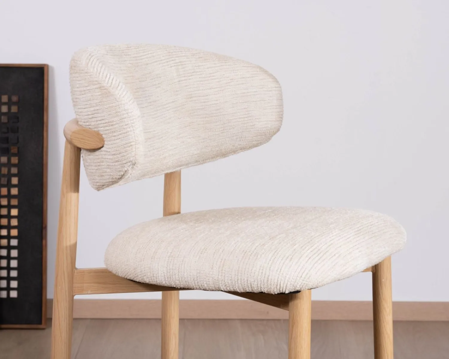 Meuble House Lot de 2 chaises mi-hauteur style scandinave en tissu blanc cassé "Arpège" pieds métal aspect bois clair Hot