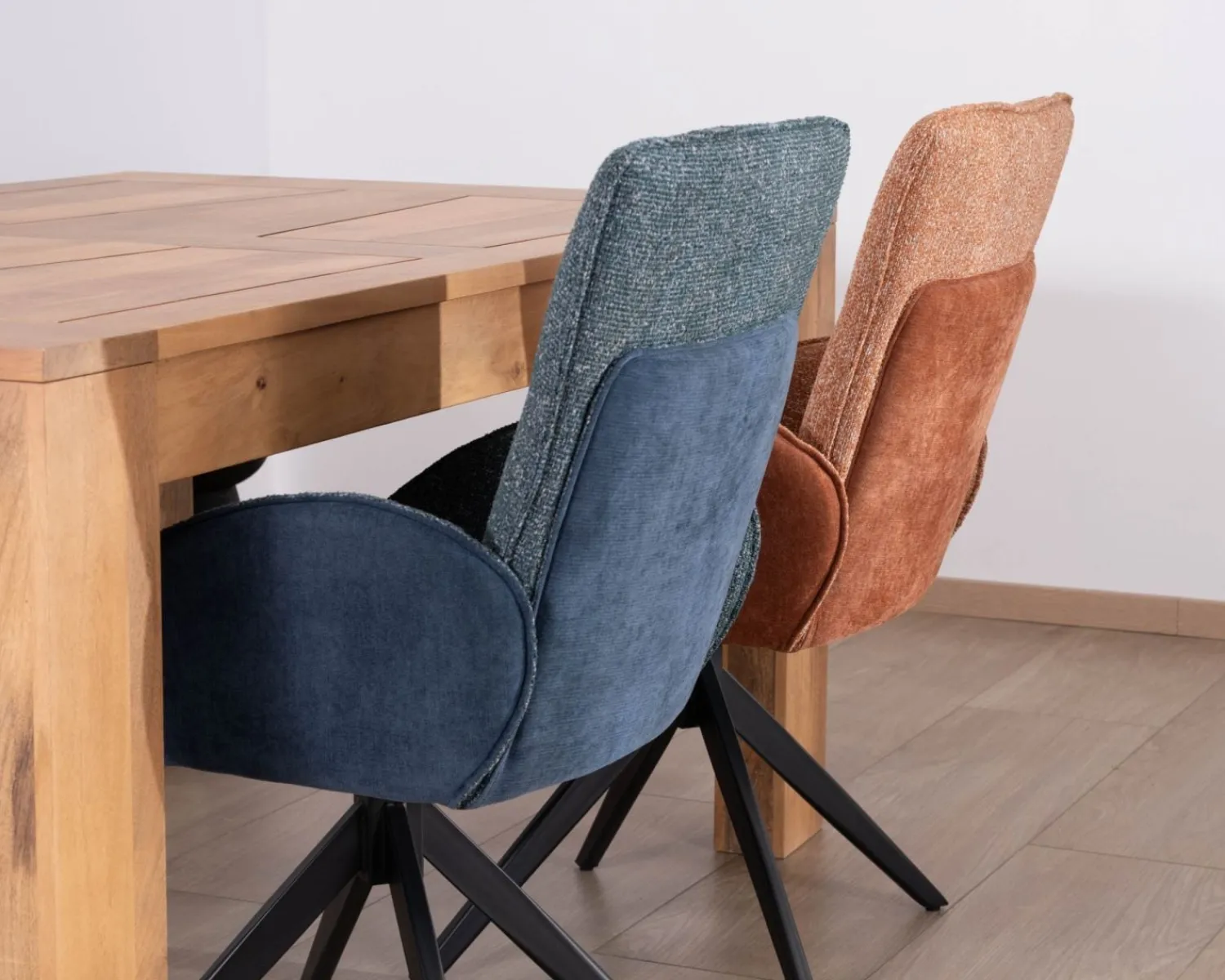 Meuble House Lot de 2 chaises tournantes en tissu bi-texturé terracotta "Eddy" et pieds métal Hot