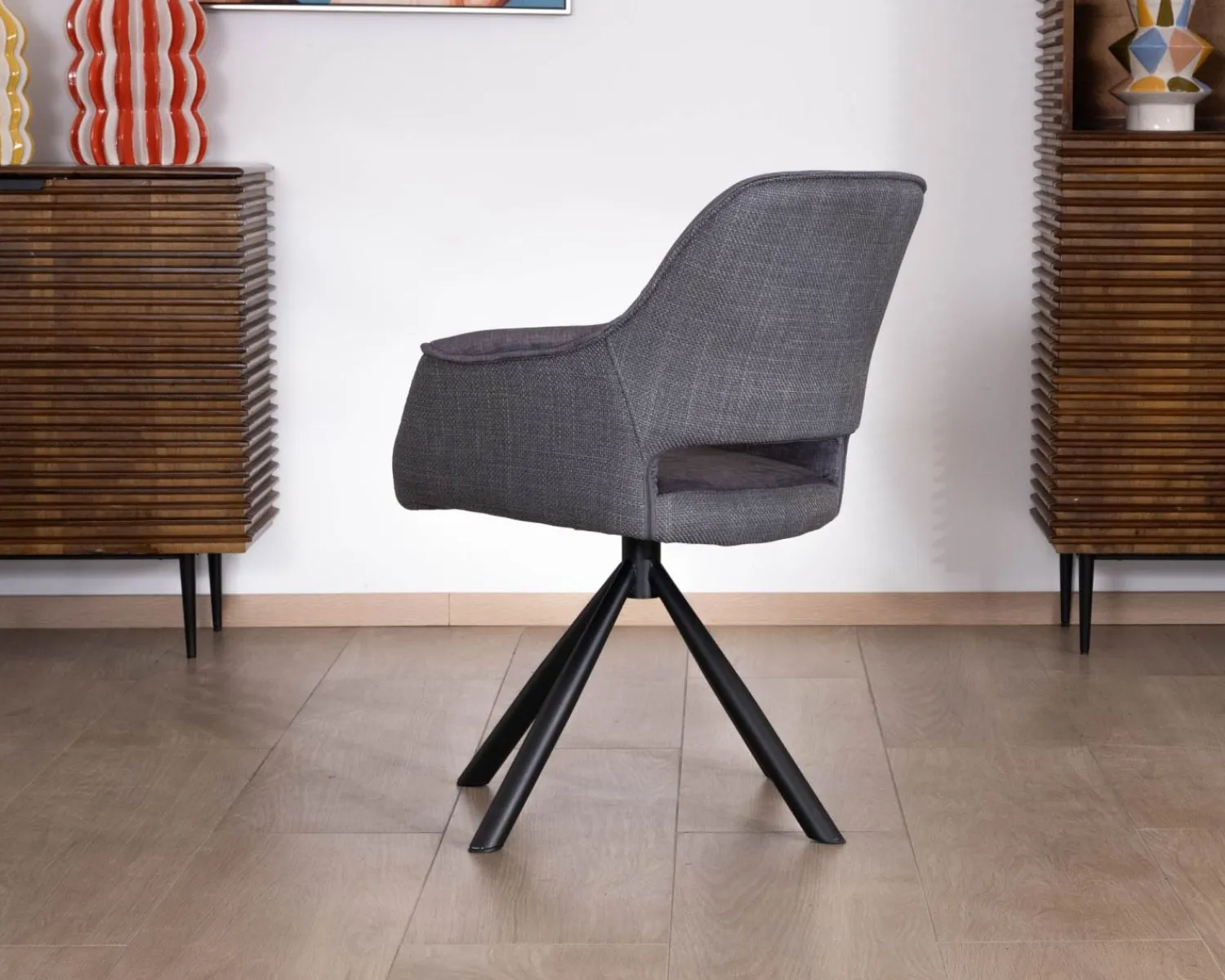 Meuble House Lot de 2 fauteuils de repas contemporains pivotants sur pied métal noir "Chilko" en tissu bi texturé gris New