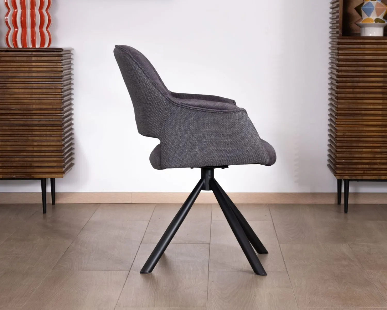 Meuble House Lot de 2 fauteuils de repas contemporains pivotants sur pied métal noir "Chilko" en tissu bi texturé gris New