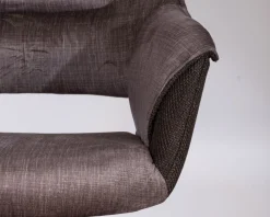Meuble House Lot de 2 fauteuils de repas enveloppants en tissu bi texturé chocolat et pied pivotant en métal 