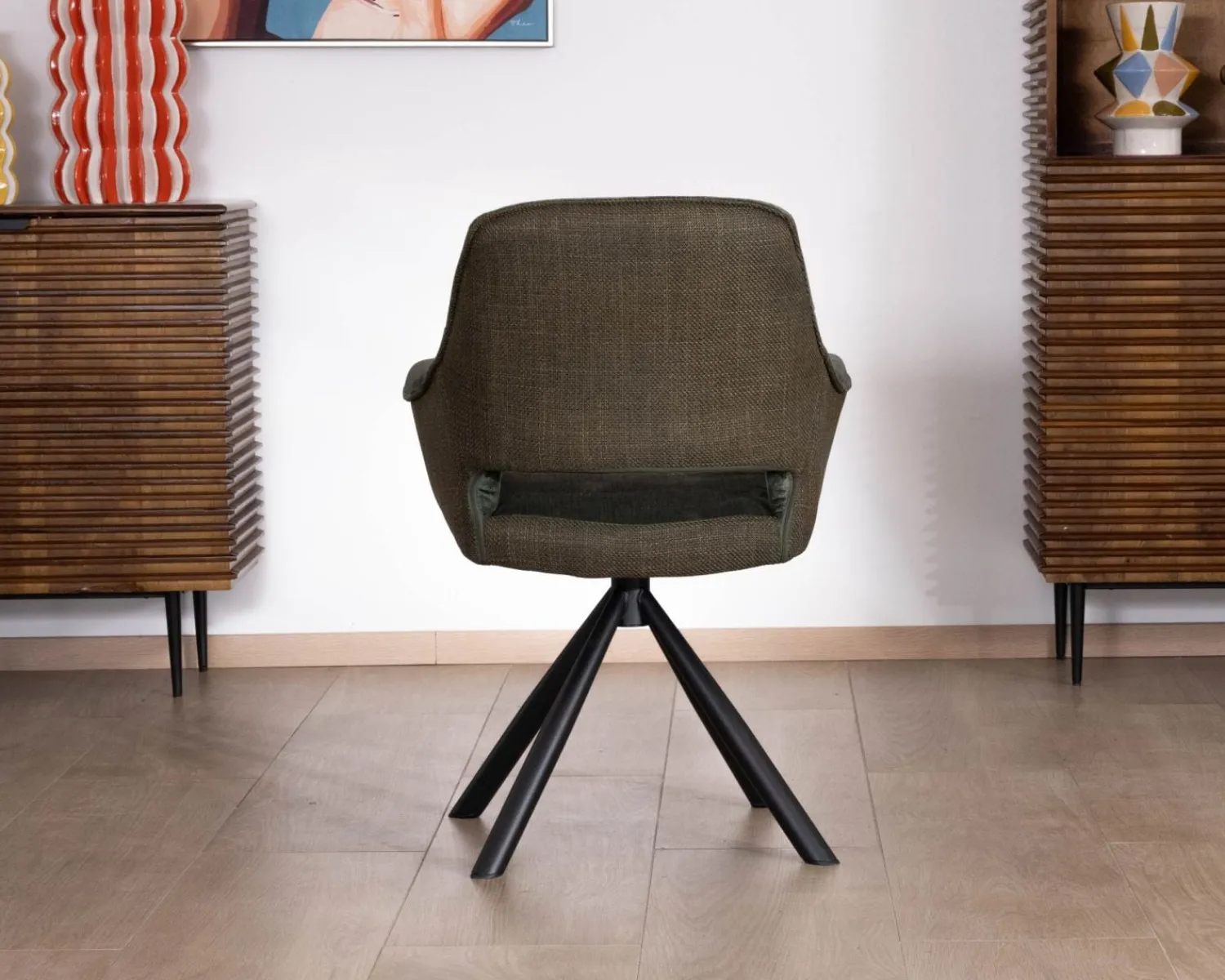 Meuble House Lot de 2 fauteuils de repas enveloppants en tissu bi texture vert "Chilko" avec pied pivotant en métal noir Hot