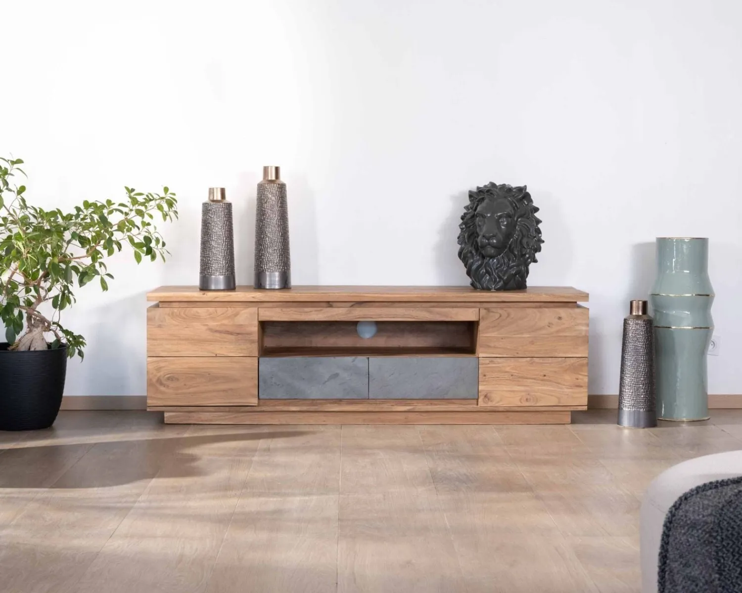 Meuble House Meuble télé 175cm en acacia avec tiroirs façade placage pierre et bande LED "Paguera"
