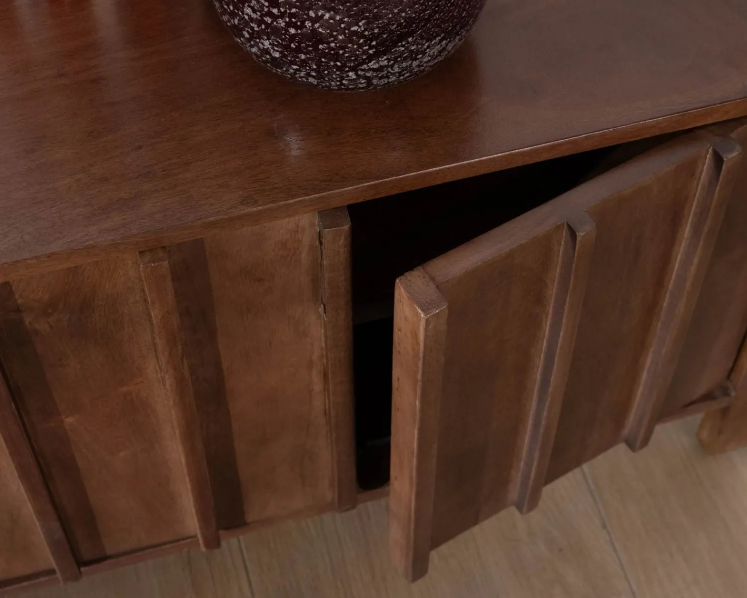 Meuble House Meuble TV bas esprit zen en manguier massif teinte noyer 180 cm « Sicora » Online
